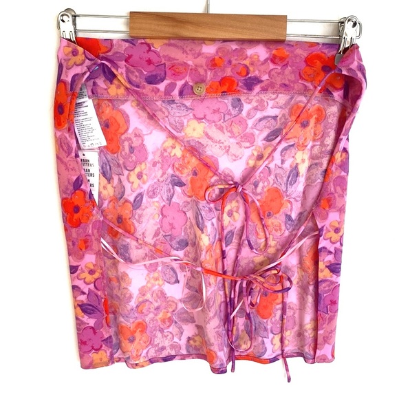 (A3) Urban Outfitters Y2K Slinky Cowl neck tie back Floral crop top, Sz XL, NWT - Picture 4 of 9